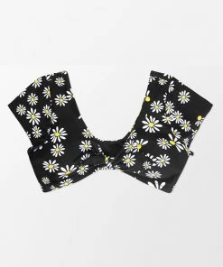 CUPSHE Swimwear BOGO 40% OFF Lucia Ditsy Bunny Tie Short Sleeve Plus Size Bikini Top