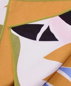 CUPSHE Accs & Clothing Tropical Romance Leafy Beach Blanket