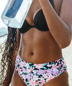 CUPSHE Paluma Falls Triangle Back Hook Bikini Set