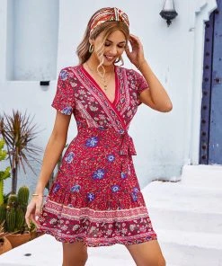 CUPSHE Doreen V-neck Ethnic Print A-Shape Dress Dresses