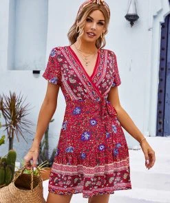 CUPSHE Doreen V-neck Ethnic Print A-Shape Dress Dresses