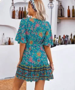 CUPSHE Gertie Elastic Waist V-Neck Boho A-Shape Dress