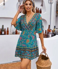 CUPSHE Gertie Elastic Waist V-Neck Boho A-Shape Dress