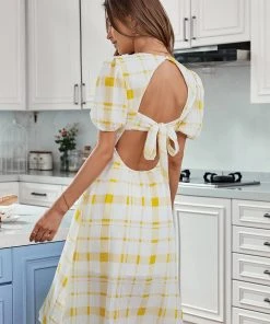 CUPSHE Aleena Plaid V Neck Dress