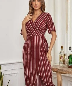 CUPSHE Dresses Leanna V-neck Half Sleeves Lace Up A-Shape Dress