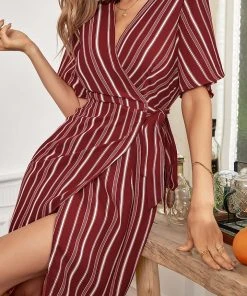 CUPSHE Dresses Leanna V-neck Half Sleeves Lace Up A-Shape Dress