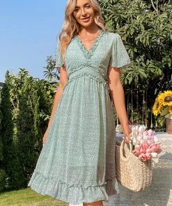 CUPSHE Emily V-neck Tea Length Frill A-Shape Dress