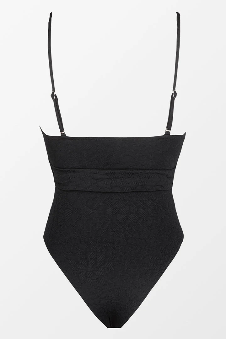 CUPSHE Lauren Belted Bandeau Black One Piece Swimsuit