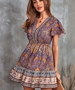 CUPSHE Kora V-neck Short Length Ethnic Pattern A-shape Dress