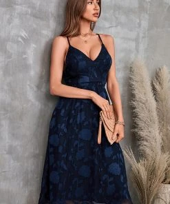 CUPSHE Leanna V-neck Ruching Backless Slip Dress