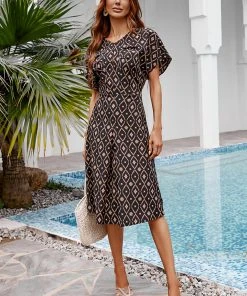 CUPSHE Dresses Chris Round Neck Cut Out A-Shape Dress