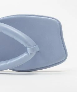 CUPSHE Sweetpea Blue Thong Sandals