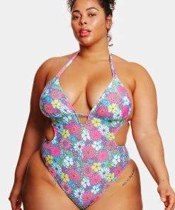 CUPSHE Point Dume Daisy Plunging Halter Tie-Back Plus Size Monokini Swimsuit
