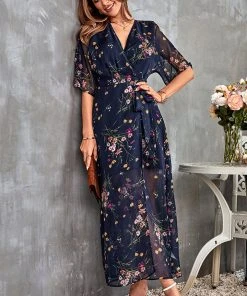 CUPSHE Hermine V-neck Maxi Lace Up Dress Dresses