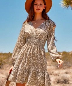 CUPSHE Addison V-neck Long Sleeve Smocking Short Dress