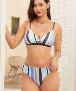 CUPSHE Reversible Striped Twist-Front Top & Knotted Hipster Bikini Set Bikinis