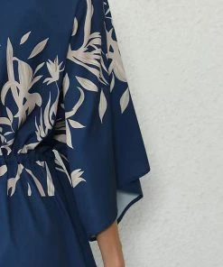 CUPSHE Hayden V-neck Flared Sleeve Loose Dress