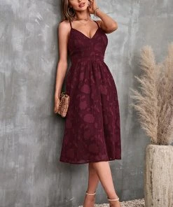 CUPSHE Lola V-neck Thin Straps Backless Slip Dress