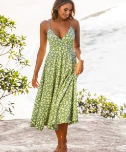 CUPSHE Alvina V-neck Thin Straps Backless A-Shape Dress