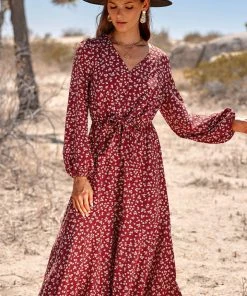 CUPSHE Dresses Charleigh V-neck Ditsy Lace Up A-shape Dress