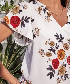 CUPSHE Guinevere V-neck Short Sleeve Floral Top Beach Shirts & Tops