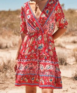 CUPSHE Jaycee V-neck Short Sleeve Paisley A-shape Dress