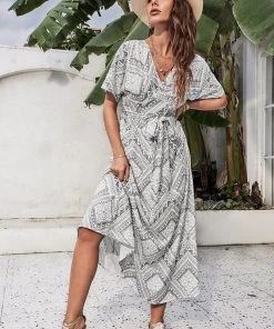 CUPSHE Hermine V-neck Short Sleeve A-shape Dress