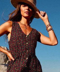 CUPSHE Jaycee Sleeveless Ditsy A-shape Dress Dresses