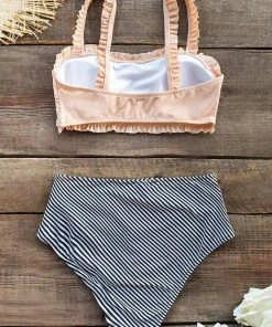 CUPSHE Ruffle Bandeau Bikini With High Waisted Bottom