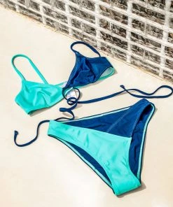 CUPSHE Swimwear UP TO 70% OFF Passion Wrap Bralette And V Hipster Bikini Set
