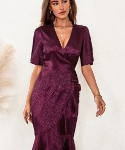 CUPSHE Verona Short Sleeve Lace Up V-neck Dress