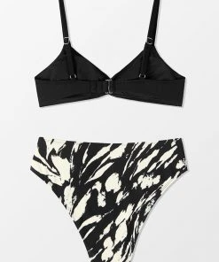 CUPSHE Bikinis Whimsical Strokes Twisted Front Bralette & Cheeky Bikini Set