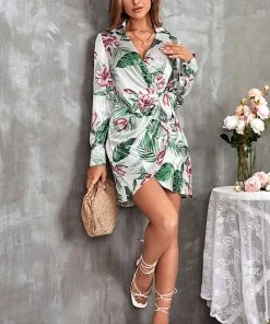 CUPSHE Ariah V-neck Tie Waist Pull Over Sheath Dress Dresses