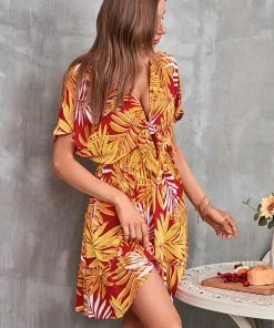 CUPSHE Dresses Maiya Leafy Tie Front Dress