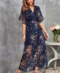 CUPSHE Hermine V-neck Maxi Lace Up Dress Dresses