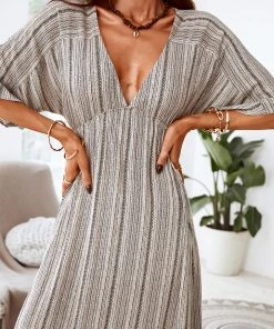 CUPSHE Dulce V-neck Stripes Half Sleeves A-shape Dress Dresses