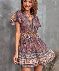 CUPSHE Kora V-neck Short Length Ethnic Pattern A-shape Dress