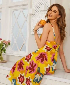 CUPSHE Cassia Square Neck Backless Ruching Slip Dress