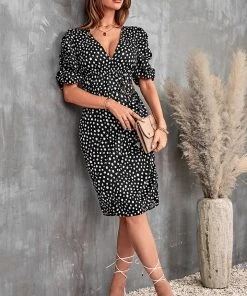 CUPSHE Dresses Palizzi V-neck Short Sleeve Fitted Waisted Dress