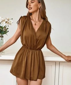 CUPSHE Four Mile Beach V-neck Drawstring Jumpsuit