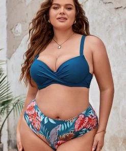 CUPSHE Elsa Criss Cross Ruched Plus Size Bikini Top Swimwear BOGO 40% OFF