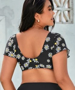 CUPSHE Swimwear BOGO 40% OFF Lucia Ditsy Bunny Tie Short Sleeve Plus Size Bikini Top