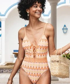CUPSHE Stefanie Geo Print Lace-up One Piece Swimsuit