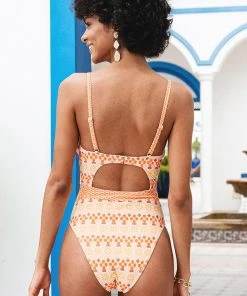 CUPSHE Stefanie Geo Print Lace-up One Piece Swimsuit