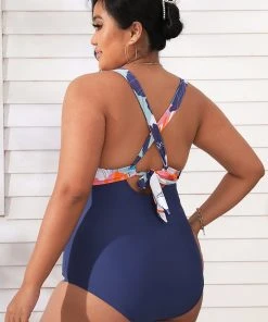 CUPSHE Deep Ocean Molded Twist Front Tummy Control Plus Size One Piece