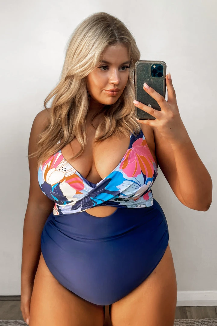 CUPSHE Deep Ocean Molded Twist Front Tummy Control Plus Size One Piece