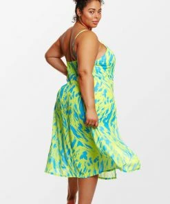 CUPSHE Dresses Love Los Angeles Art Walk Animal Plus Size Maxi Dress