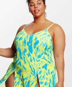 CUPSHE Dresses Love Los Angeles Art Walk Animal Plus Size Maxi Dress