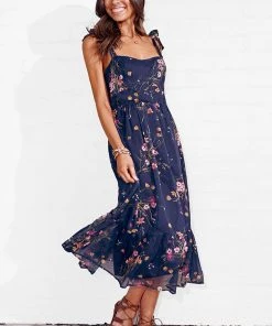 CUPSHE Hermine Smocking Ruching Chiffon A-shape Dress Dresses