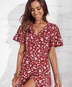 CUPSHE Luciana V-neck Bell Sleeve Mid Length Dress